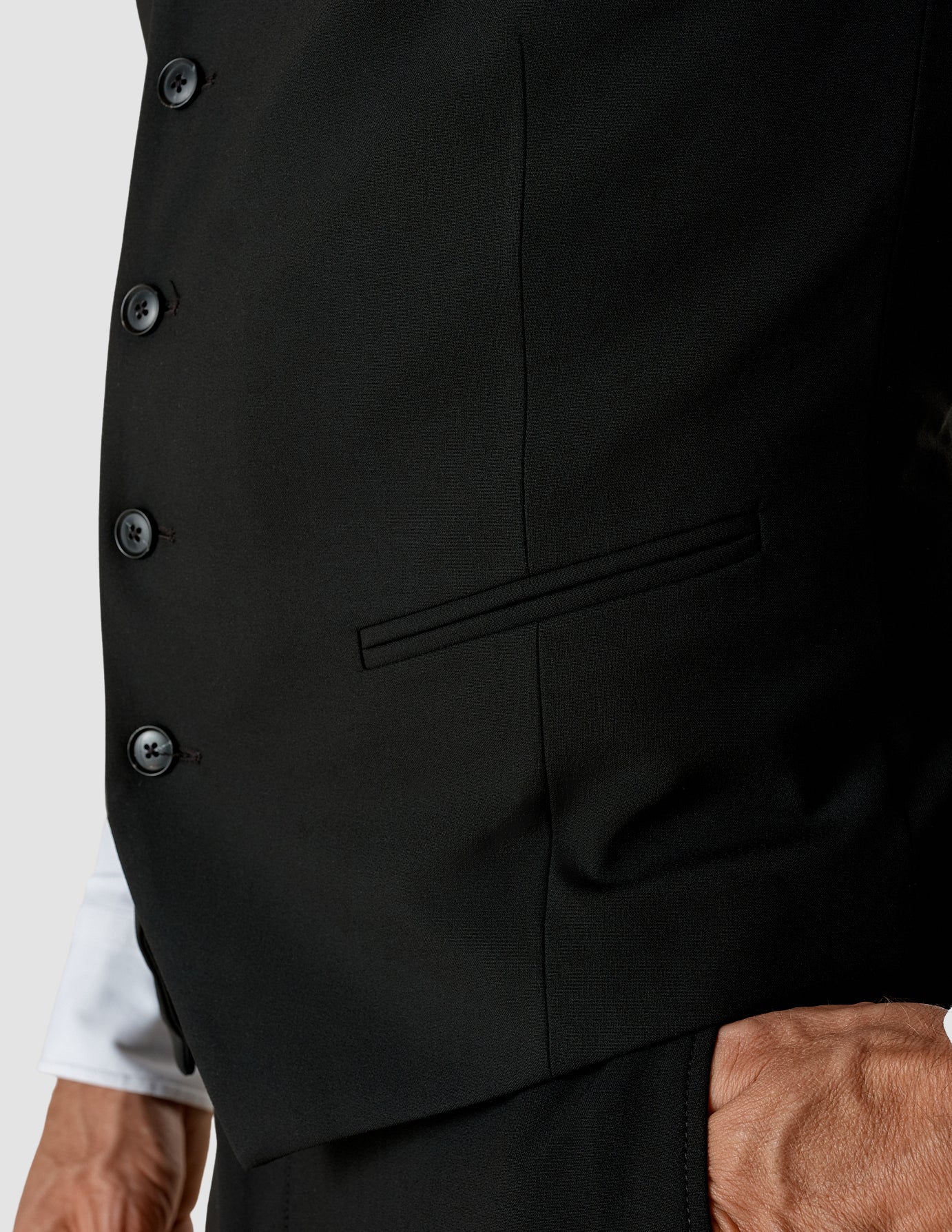 Essential Vest Black